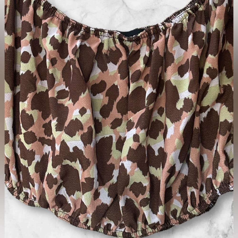 PrettyLittleThing Cropped Camo Off Shoulder Blouse Top Boho Cottagecore Size 8 - Picture 3 of 10